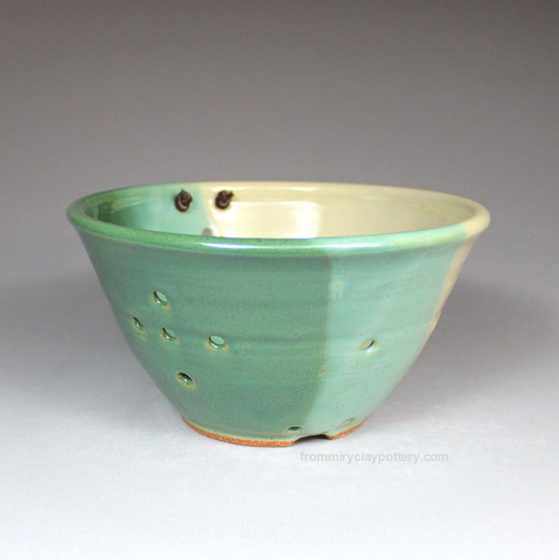Green Beige handcrafted Berry Bowl