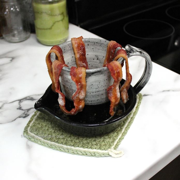 Microwavable Pottery Bacon Cooker – 3 Color Options